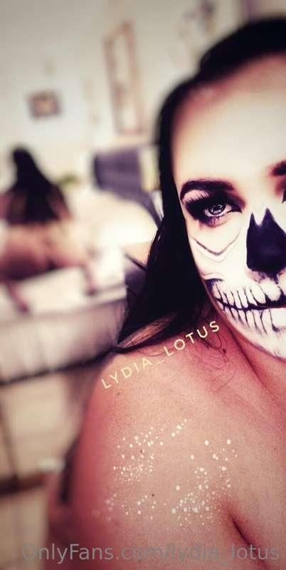 Happy Day 2! 💀👻🖤🐈‍⬛🦇🕸🍬🔪🎃🔮🕯🩸⚰️🪦

⭐Don't forget to tip if you ..