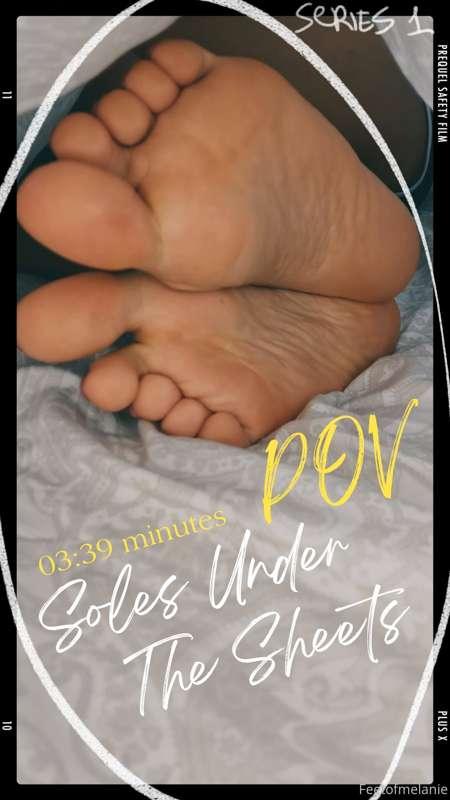 💤 ***3 MIN UNDER THE SHEETS POV*** 💤

Listen to my soles rub..