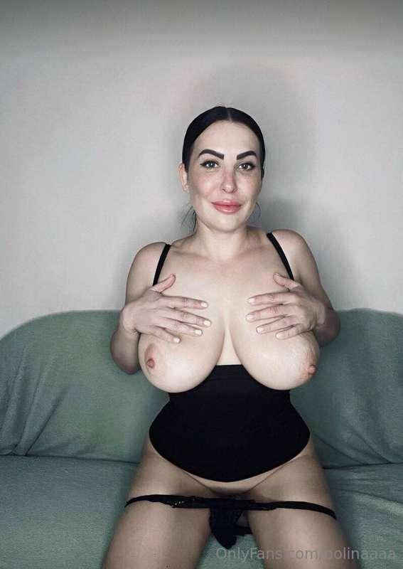 ❤️ 🔥She's @vixenwildie is ready for your cock❤️ 🔥Naughty MIL..