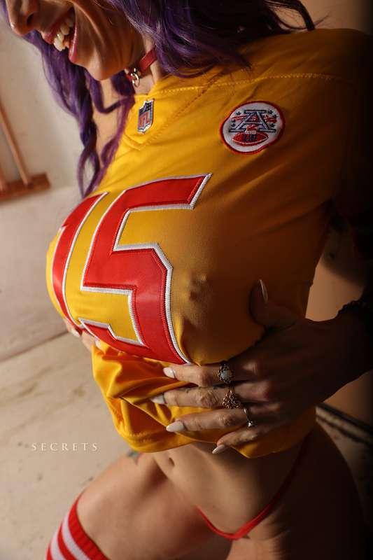 Just in case anyone was wondering who I'm rooting for tonigh..