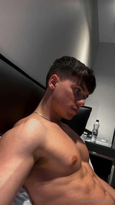 Do you like me all tanned up? 