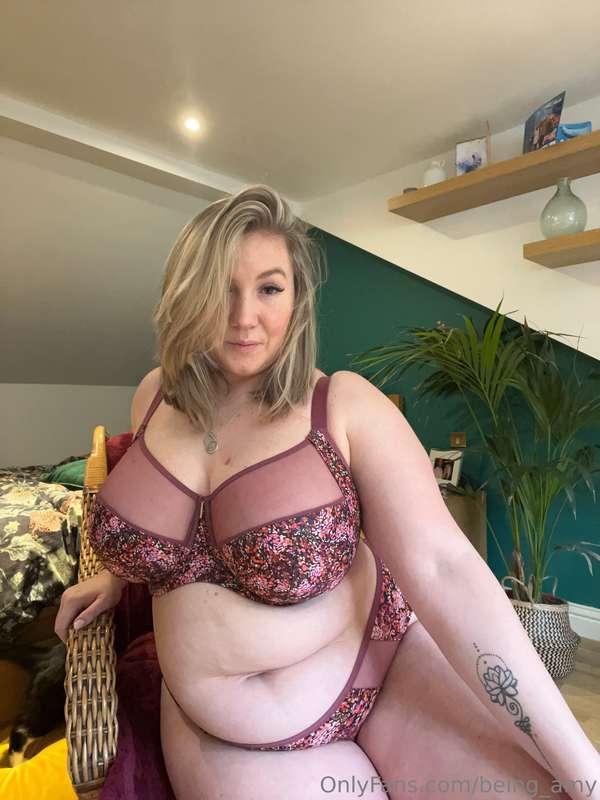 We've made it to mid week!! 🙌🏼  ...Big 🍑 bundle for you toni..