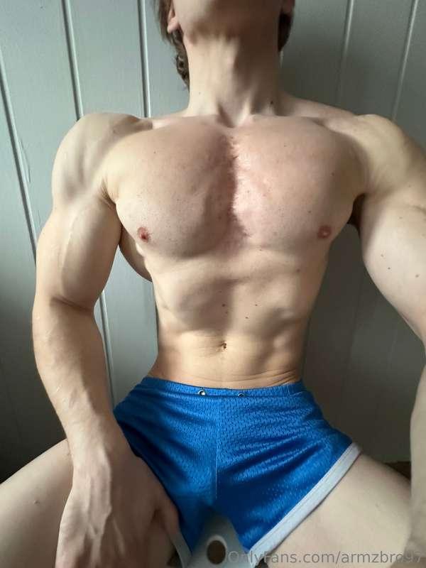 armzbro97 image #0