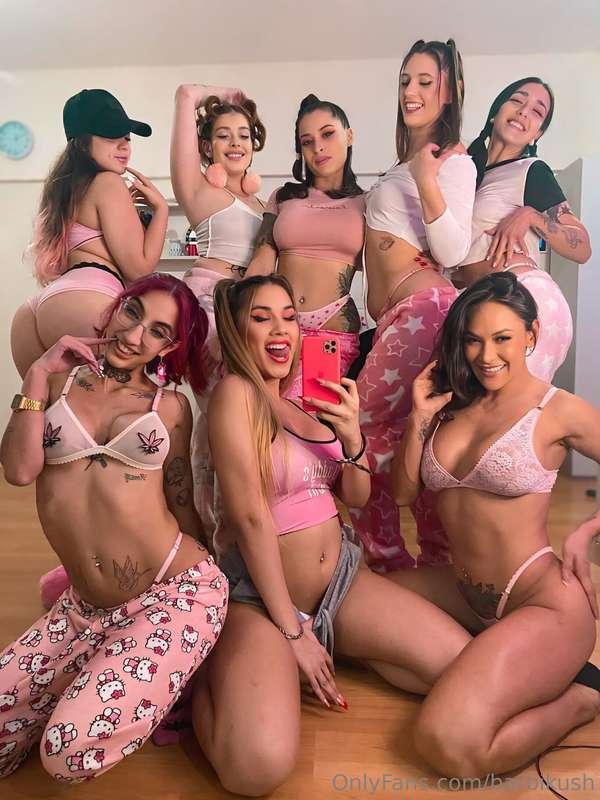 💖PIJAMA PARTY💖 Sloppy pussys💦💧 BLOWJOB IN DILDO 🍆 LESBIAN SE..