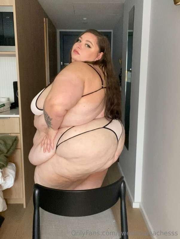 Idk if this chair can handle it 😈