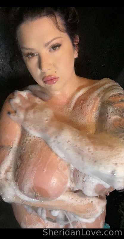 Wanna cum shower with me?💦🚿