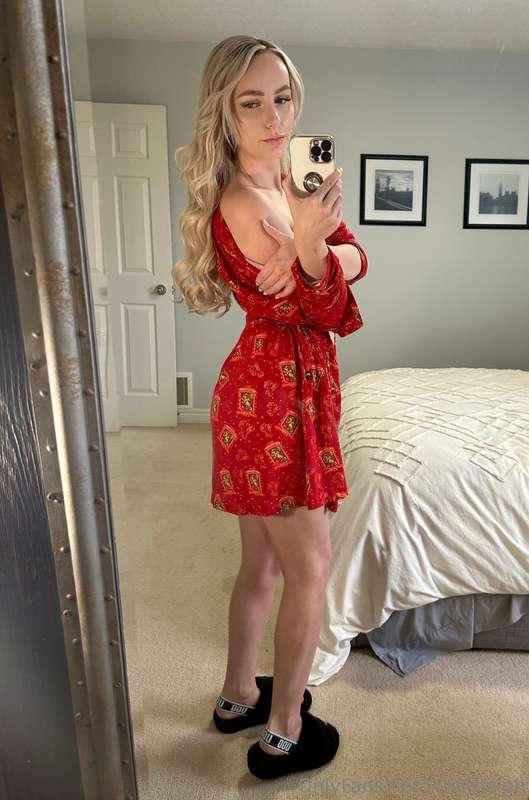 Yes, I'm naked under this 😜