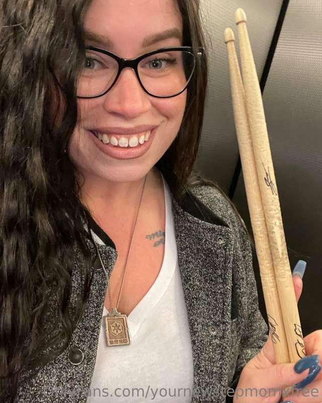 I had the best time at Spill Canvas last night! And the drum..
