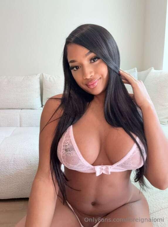 Just bought this lingerie… do I look good or what? 😘