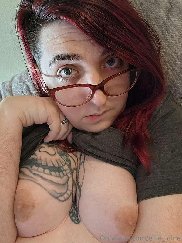Did you miss Mommy? 💕

New content with some hot bottoms com..