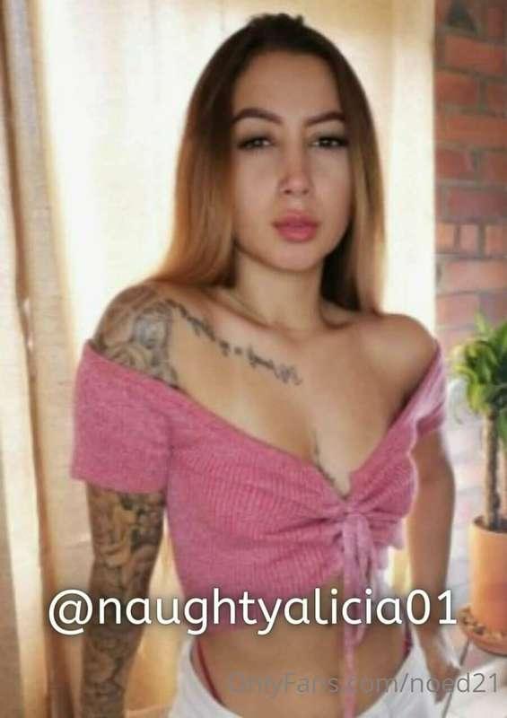 @naughtyalicia01 do you see she's stunning content?!🍭🤩👍this ..