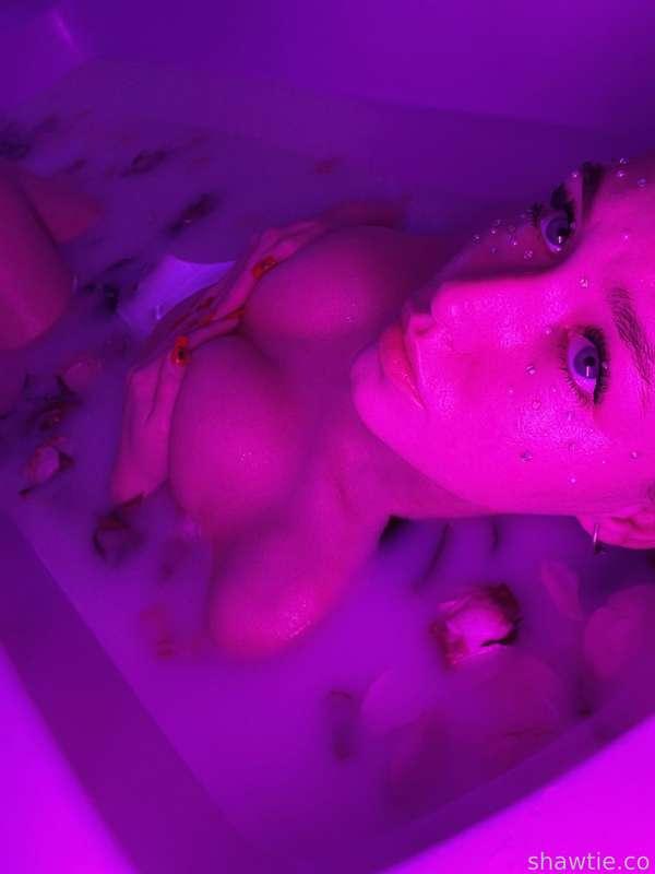 shawtiee image #1