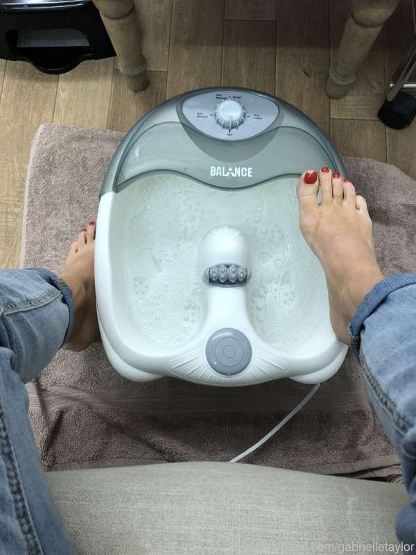 Pre pedicure.....❤️😱