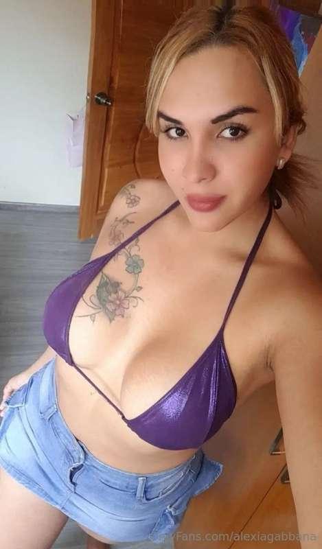 a beautiful girl from ecuador eager to have a good time do y..