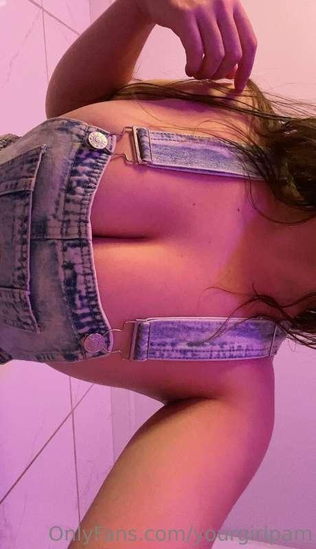Do you like my overalls? 🔥
