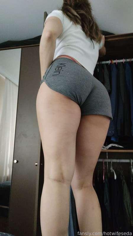 hotwifeseda image #2
