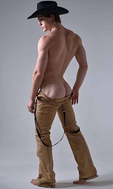 @Guysnet ASS WEEK@hazel_hoffman in @Guysnet