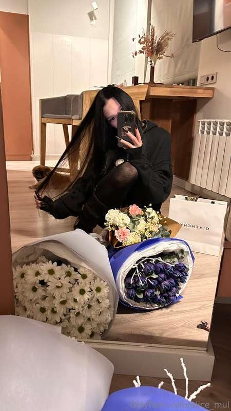 Flowers never enough 😄🎀