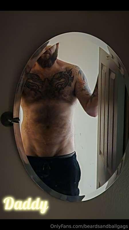 beardsandballgags image #0