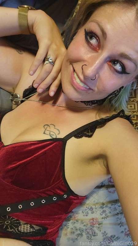 It's Throwback Thursday!!

Which look do you think suits me better, the old or the new??

#fyp #lingerie #tits #MILF #amateur #mombod #sexy #sexylingerie #lace #beauty #bodysuit #velvet #beautiful #throwback #throwbackthursday