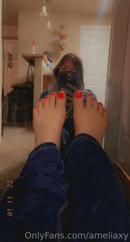 POTD! & something for my feet friends! ❤️  Btw, if you notic..