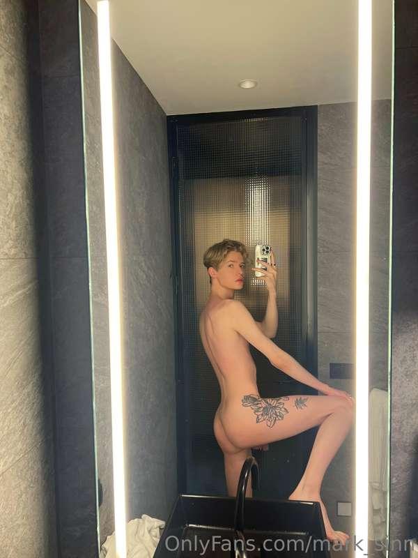 I've never been fucked hard in the bathroom before🙊