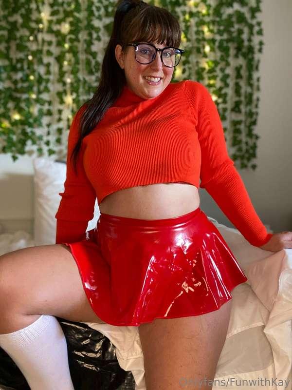 Jinkies! I love dressing up like slutty Velma!