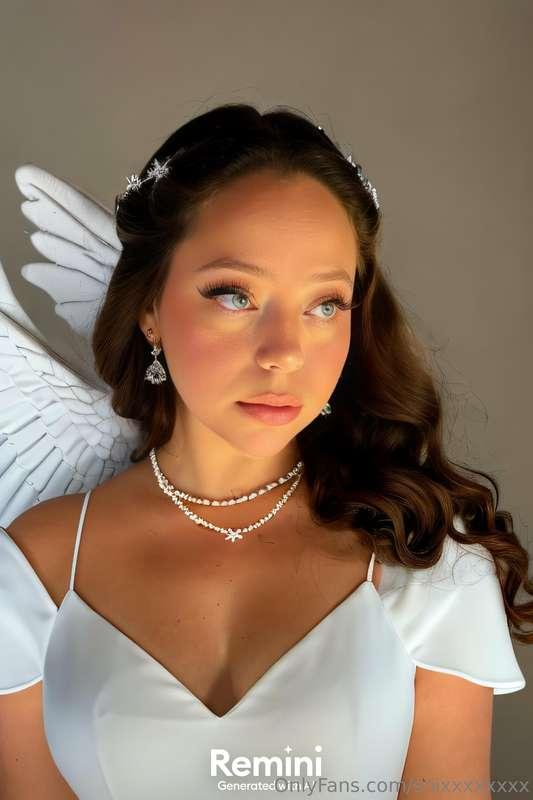👼