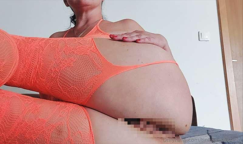 Nové video 😈💦 PREMIÉRA 💦 Mama upratovala a našla svoj starý ..