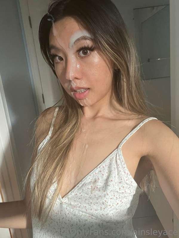 how do hot girls look so hot taking photos of facials… any t..