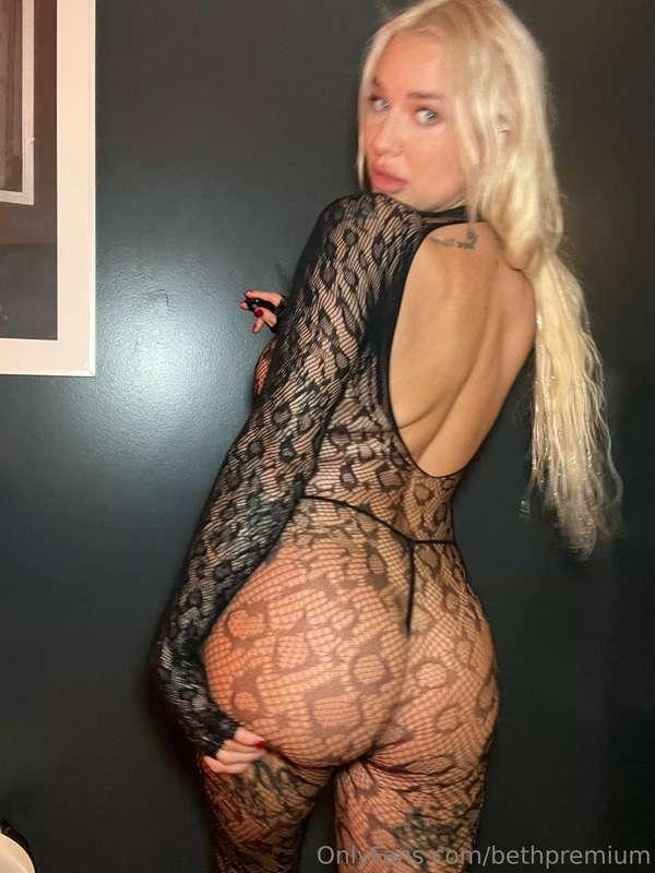 rate my ass 1-100?? 😉