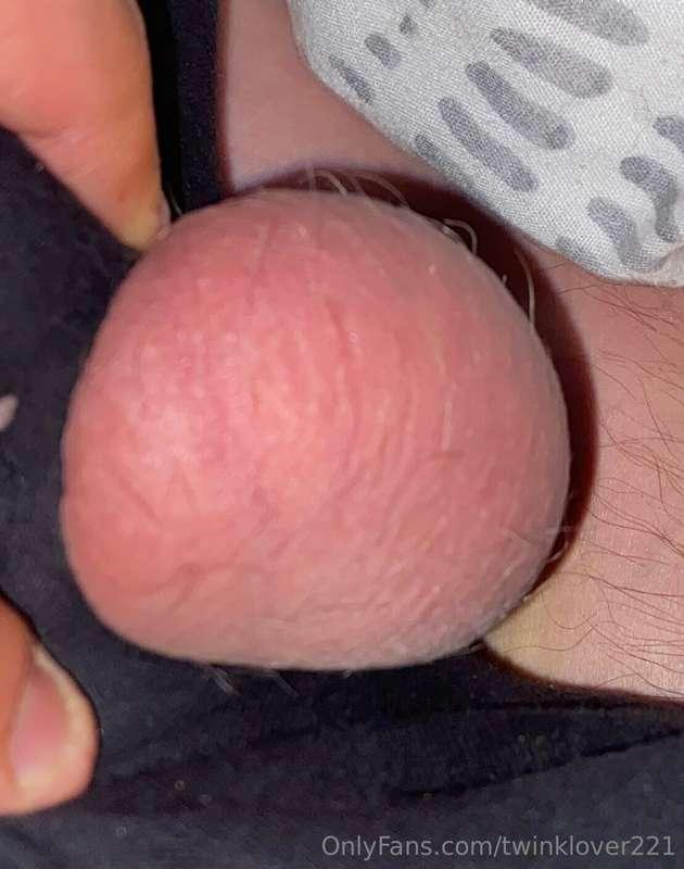 Need these emptying this morning. Been too long 😈