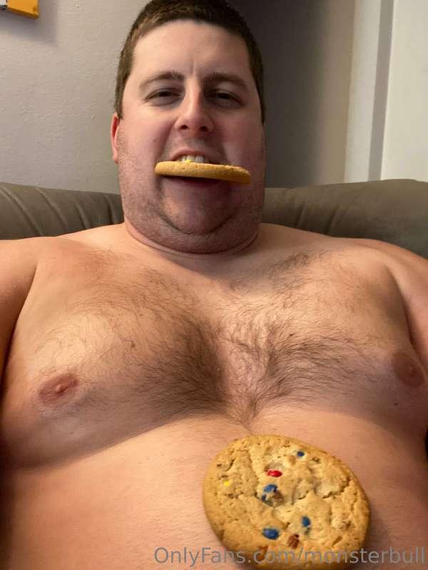 When you give a pig a cookie, he can’t have just one 🐷