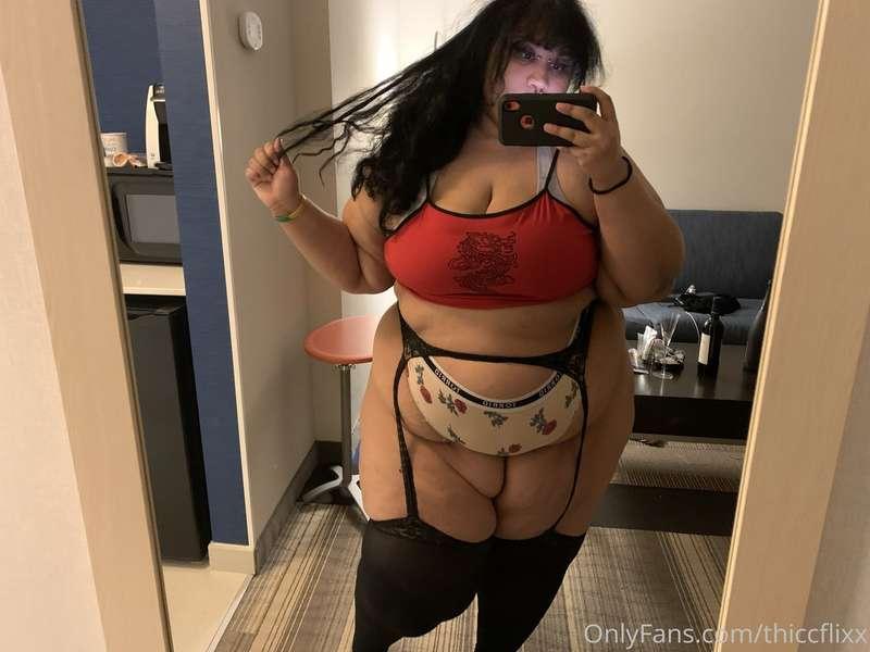 Good evening senpai, if you cum to my photos or videos you M..