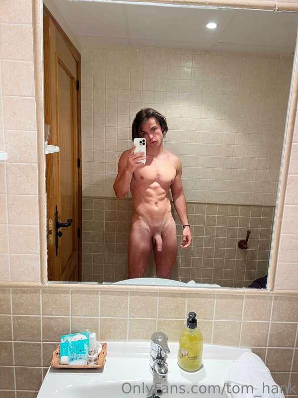 Do you like me naked ?😈
