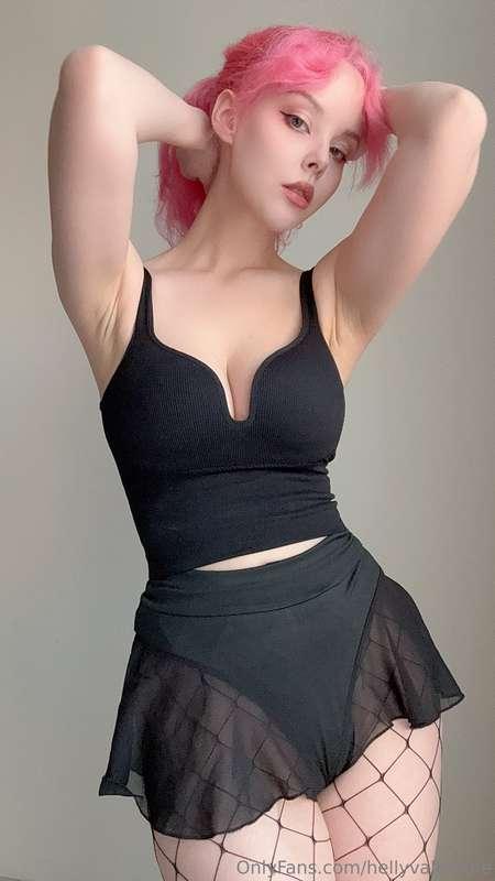 hellyvalentine image #5