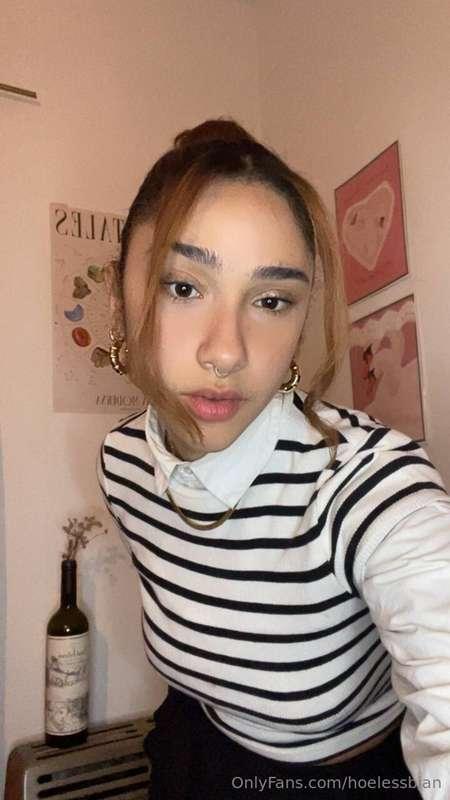 hoelessbian image #0