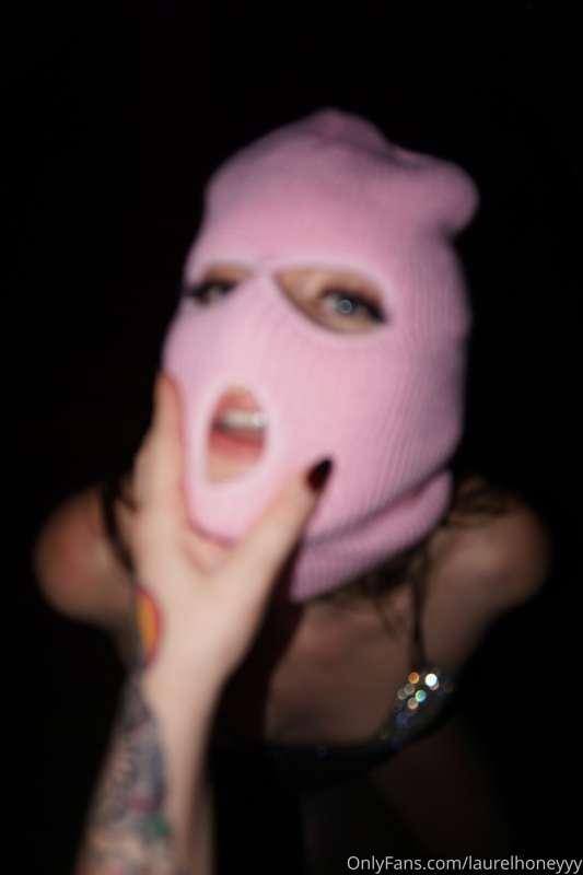 Would you fuck me wearing this and nothing else baby?

ft @m..