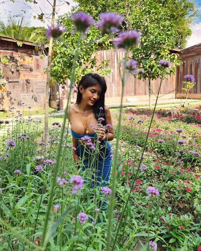 Sometimes I need to remind myself to live life in full bloom..