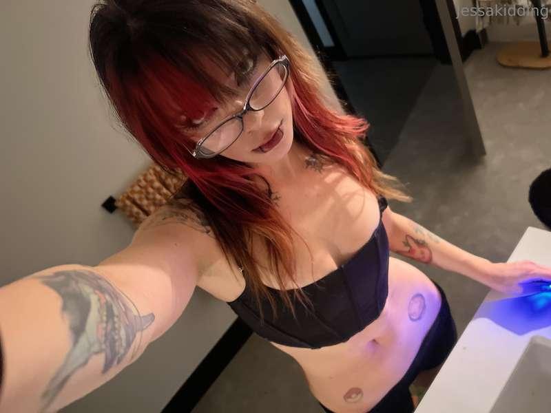 Live sexting from 5PM-6PM PST.If you wanna sext message me n..