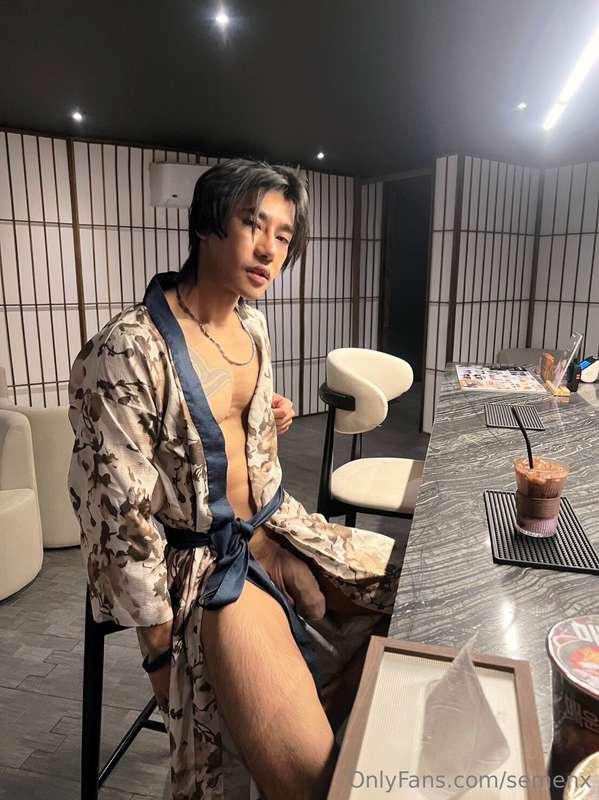 Come relax and suck my dick at the onsen.👅💦💦