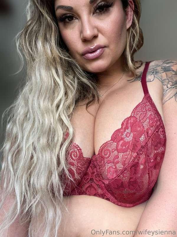 Who’s ready for a dirty session? Tip $5 to catch my attentio..