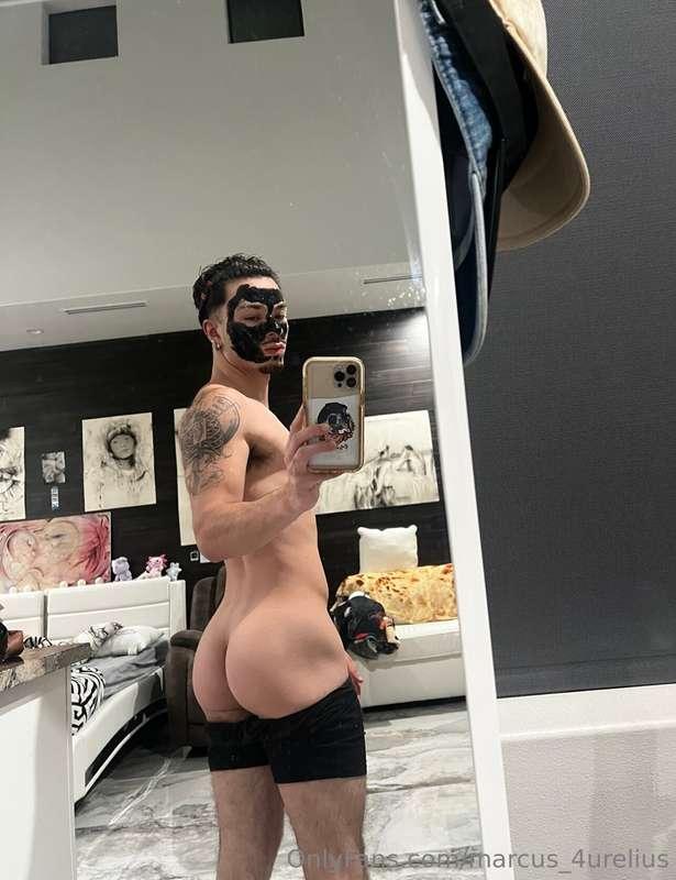 Did somebody say ass 🍑 ft a lil skincare 🫶🏼