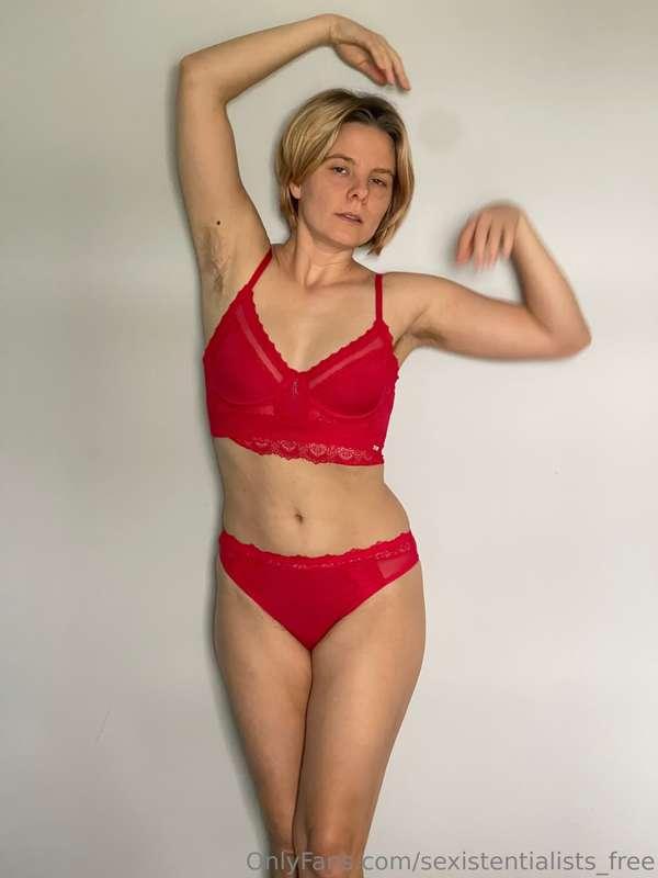 Voilà, the fabulous @jennacitrus ✨✨✨✨  ♥️💋 Unlock the video ..