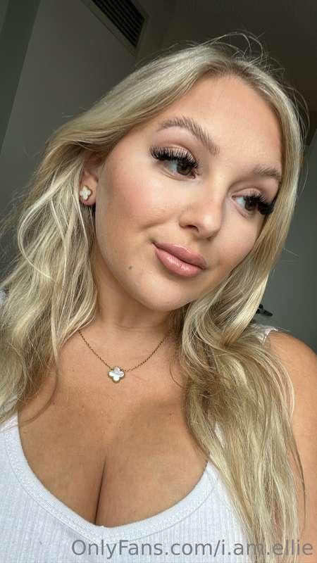 Just me being irresistible as always 😘