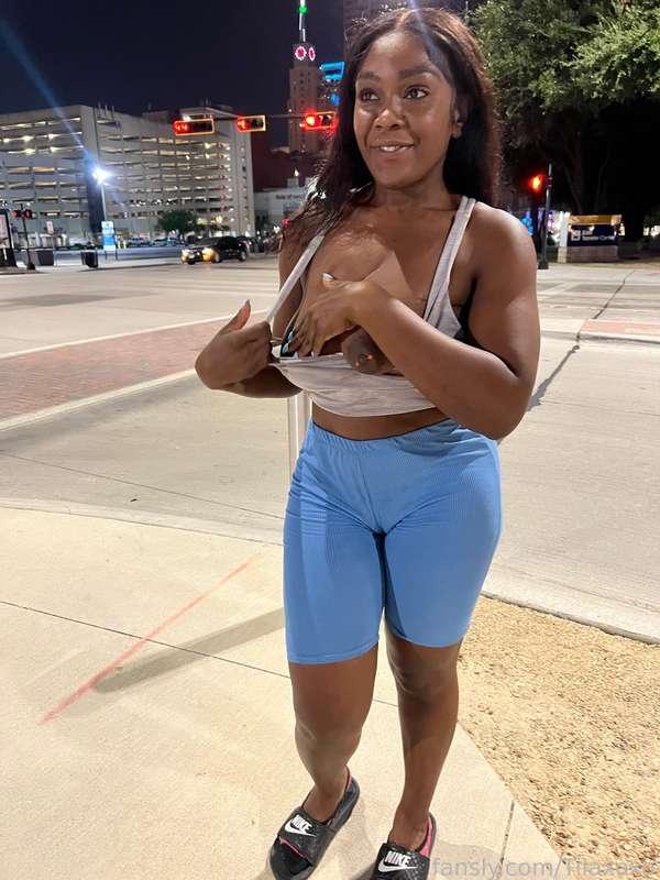 I had a fun night in the city flashing, can't you tell? ;)



#flashingboobs #boobs #ebony #public #outdoor