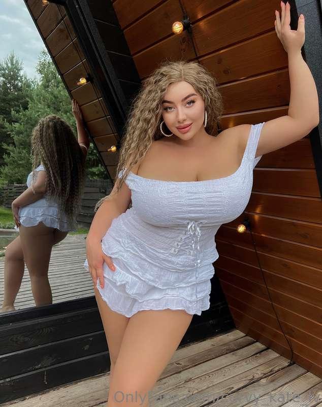 my dears, today it is so hot outside ☀️🎀🥵 it is starting to ..