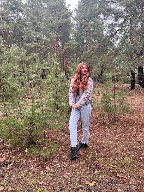 I love a walk in the wilderness 🌿🌲 Listening to the sounds o..