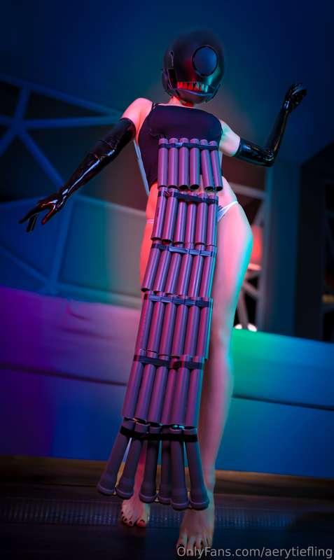 Ahhh~Feels good to let loose, doesn't it? Truth is... I know..