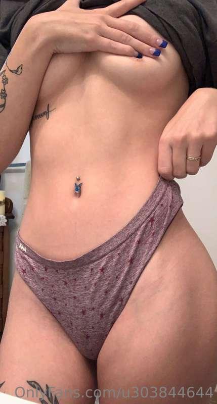 If you’d like to see me play with myself, check your PMs 😘